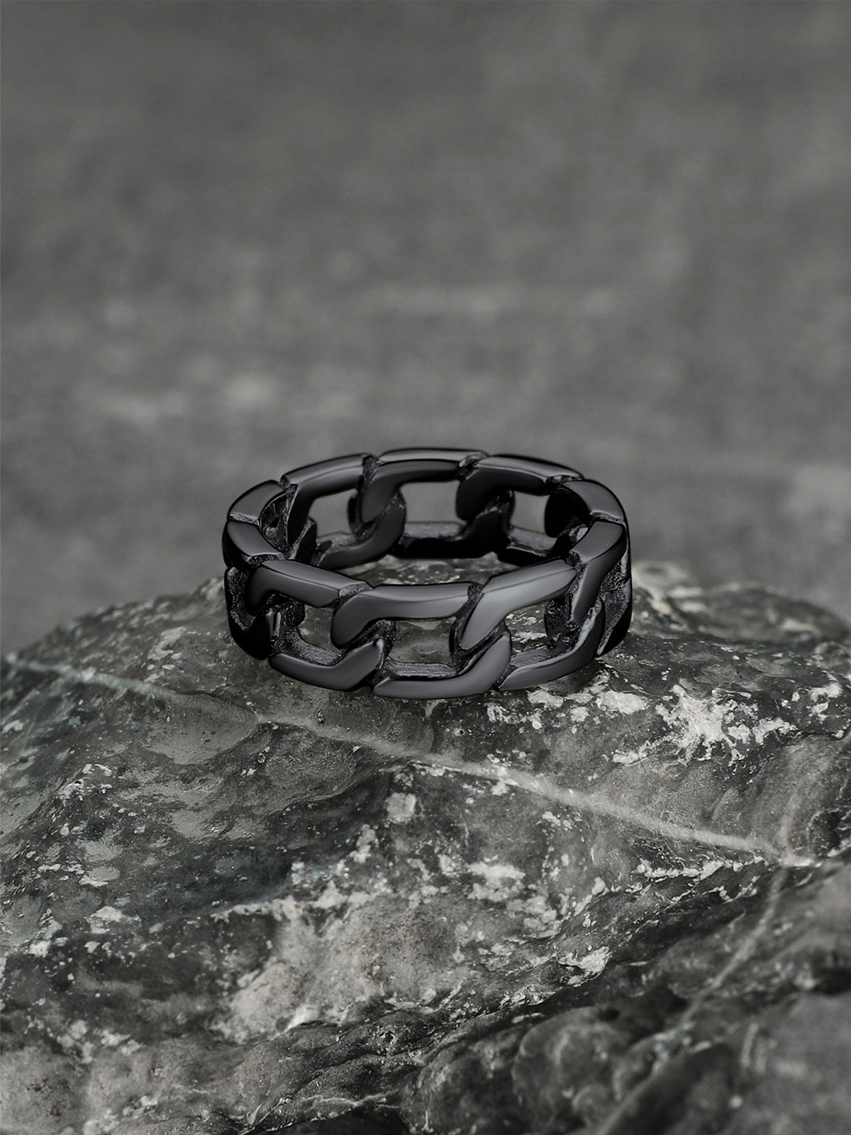 7mm Wide Band Cuban Link Chain Ring in Black