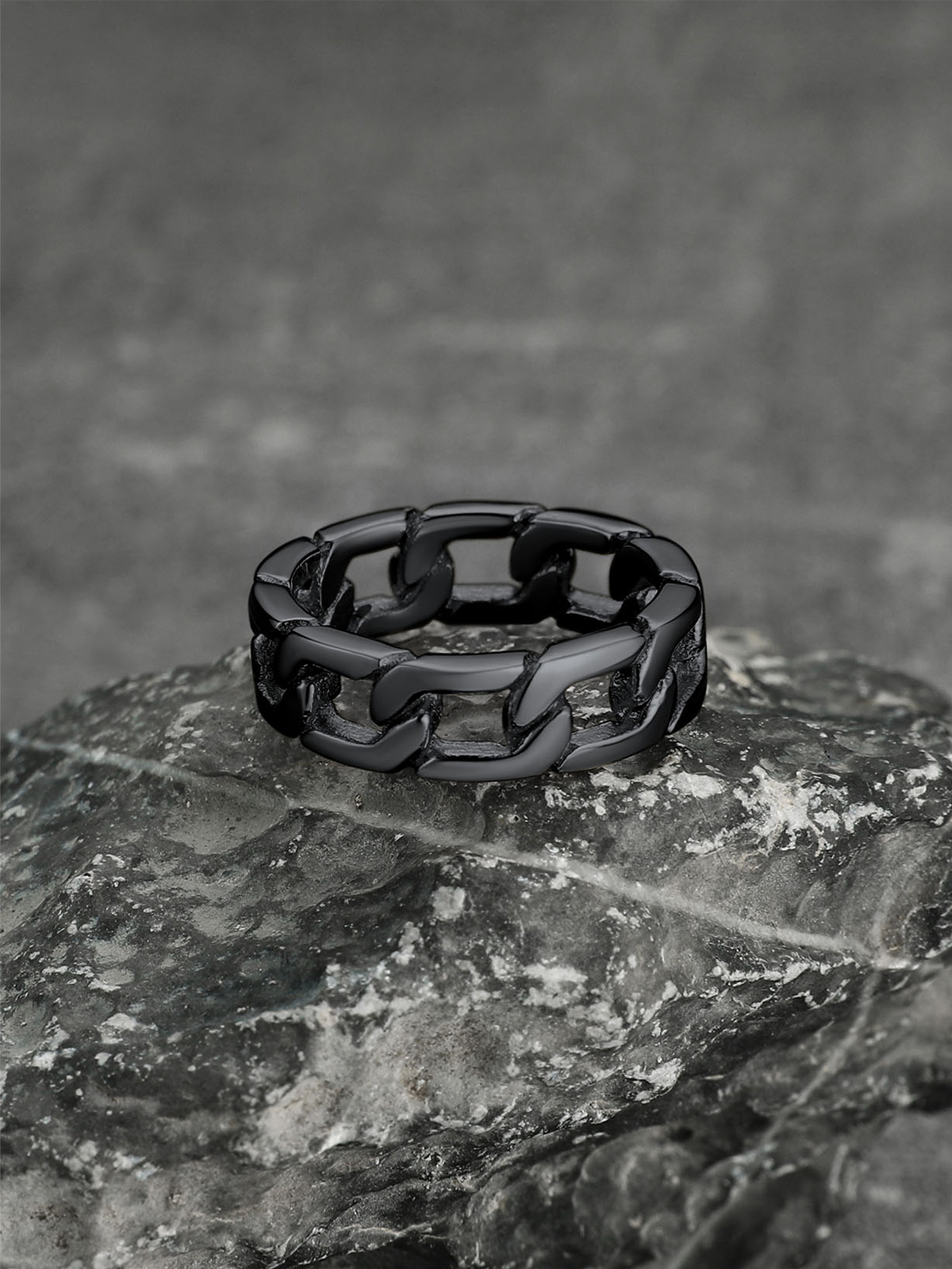 7mm Wide Band Cuban Link Chain Ring in Black