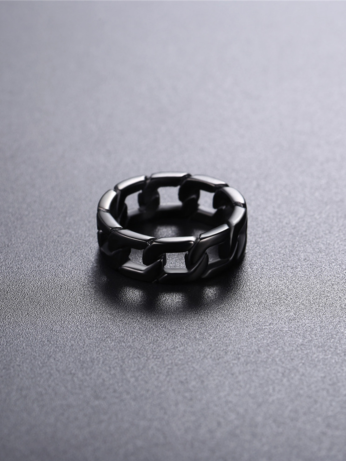 7mm Wide Band Cuban Link Chain Ring in Black