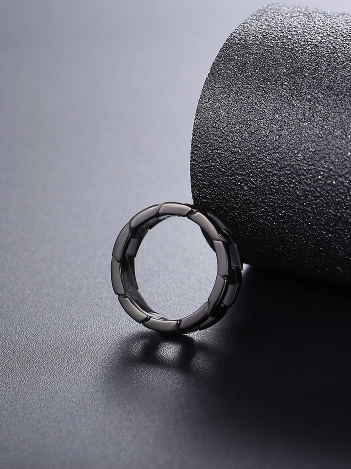 7mm Wide Band Cuban Link Chain Ring in Black