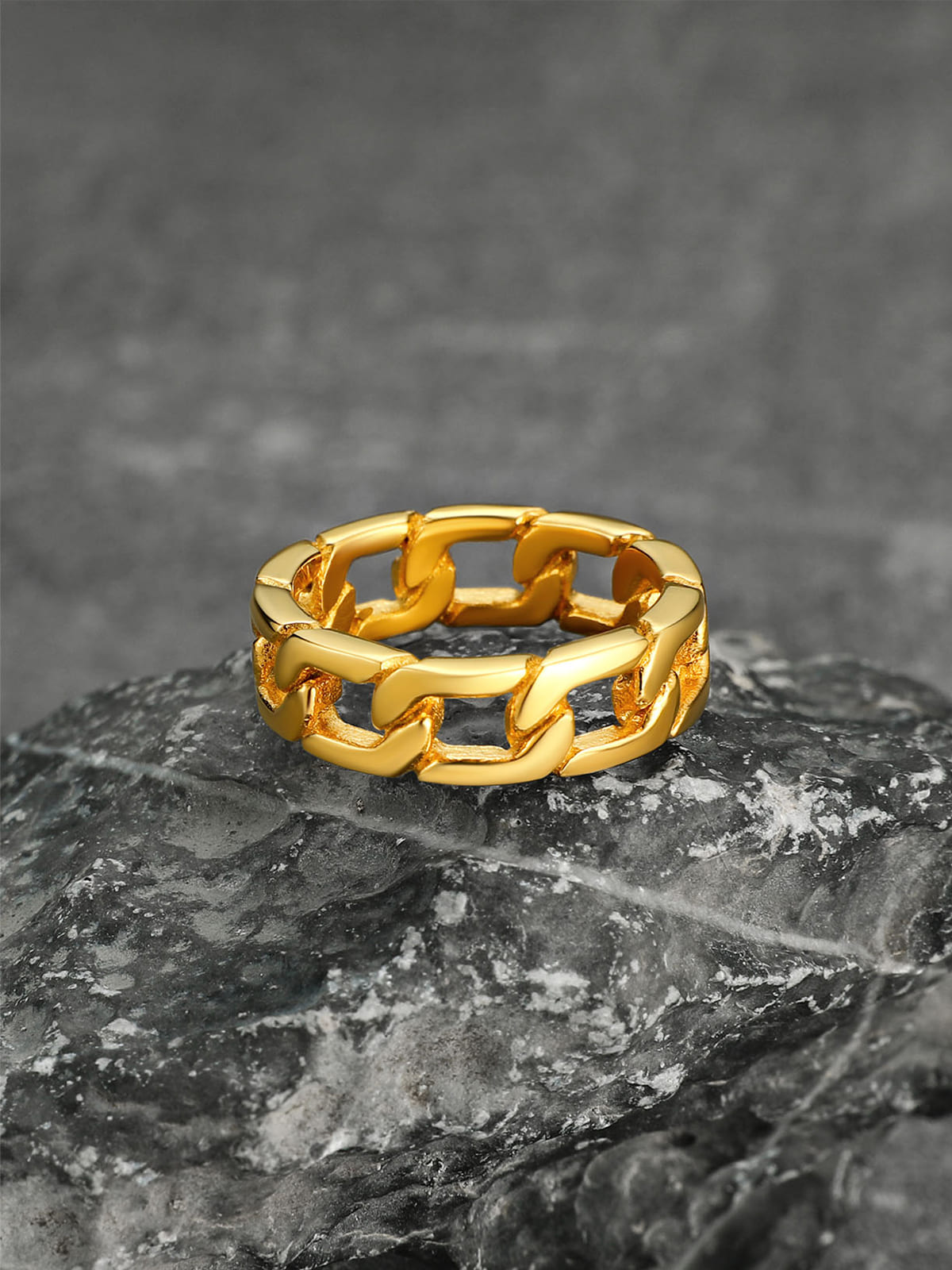 7mm Wide Band Cuban Link Chain Ring in 18K Gold