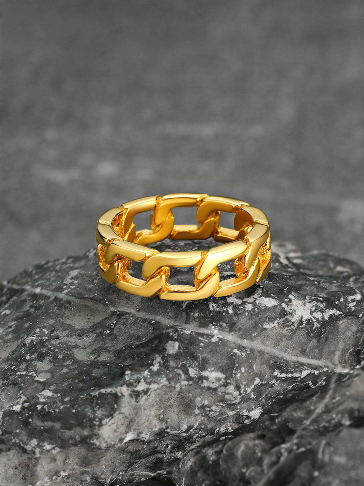7mm Wide Band Cuban Link Chain Ring in 18K Gold