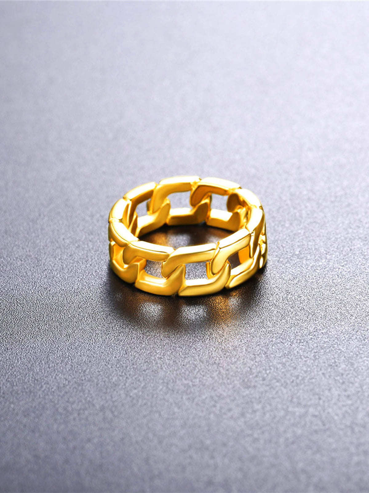 7mm Wide Band Cuban Link Chain Ring in 18K Gold