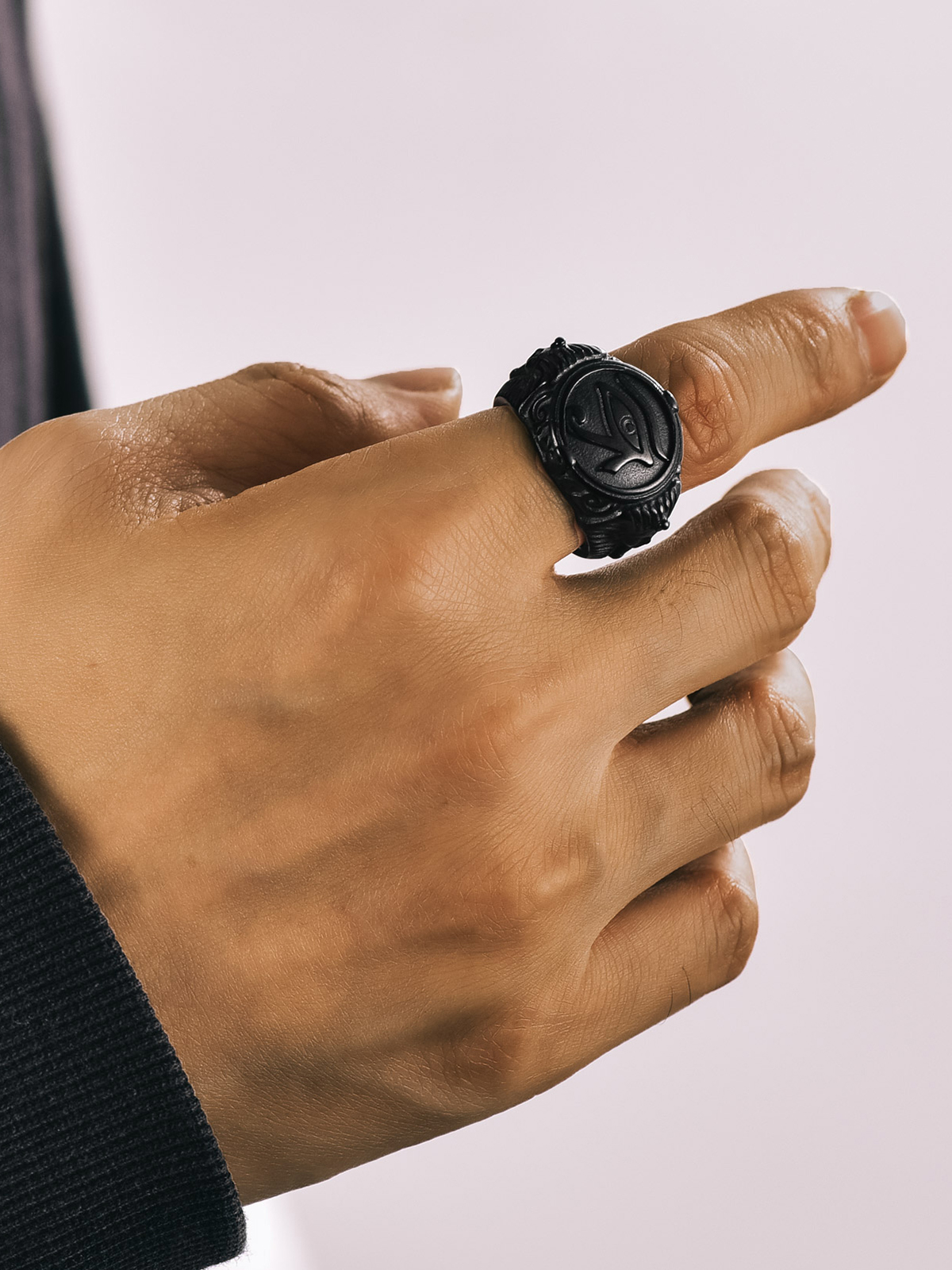 Vintage Egyptian Eye of Horus Signet Ring in Black