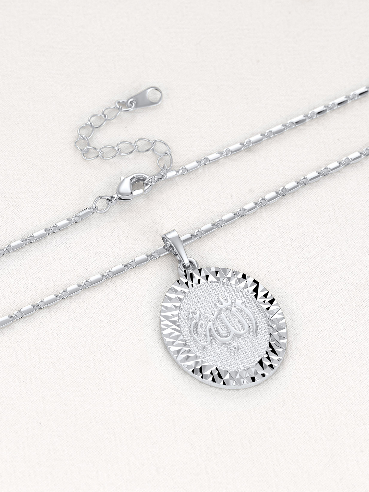 Oval Allah Pendant Muslim Islamic Necklace in Platinum