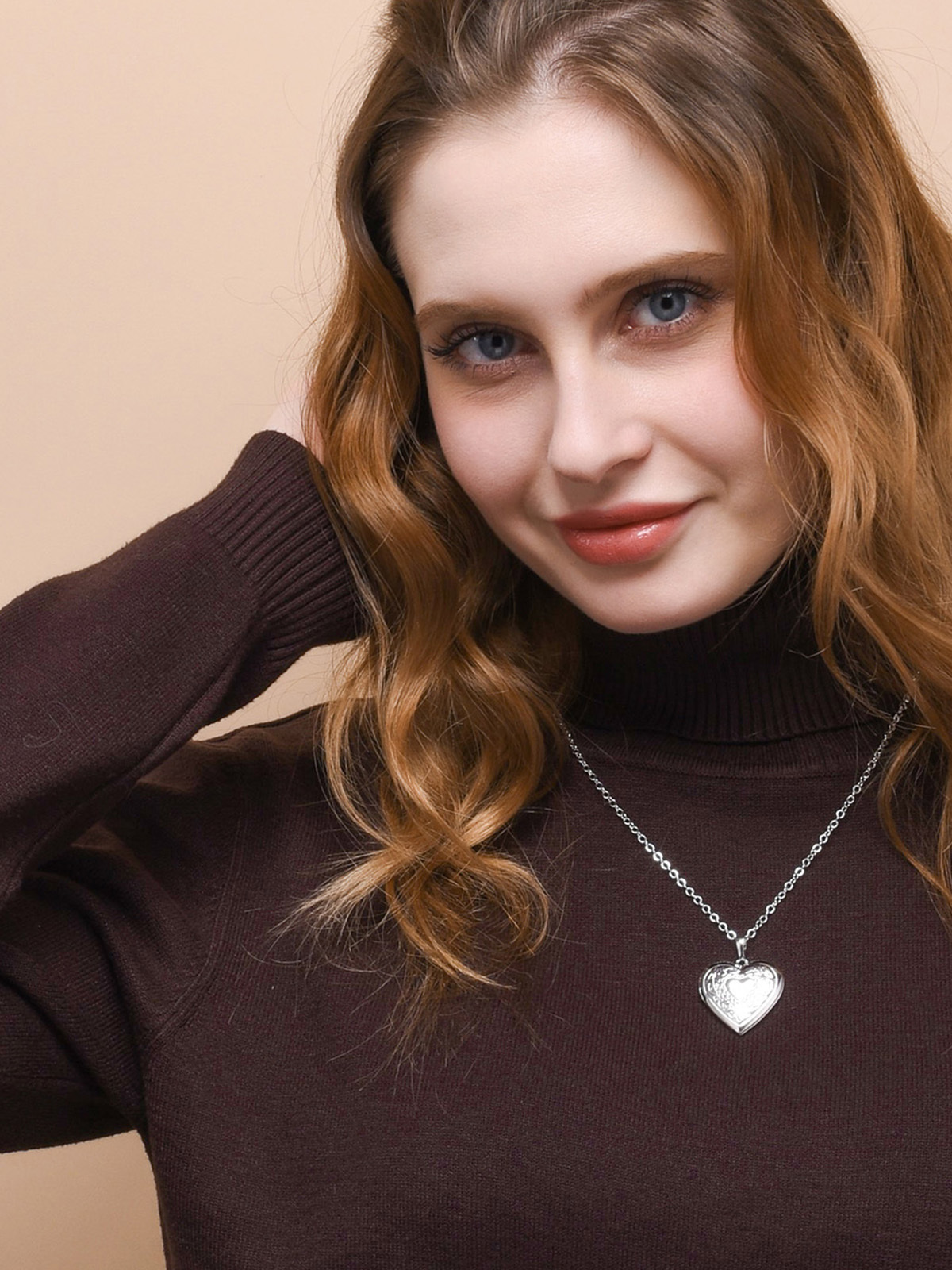 Photo Locket Pendant Flower Heart Necklace in Platinum