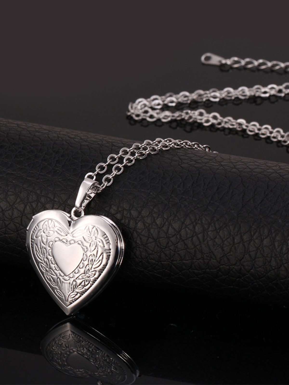 Photo Locket Pendant Flower Heart Necklace in Platinum