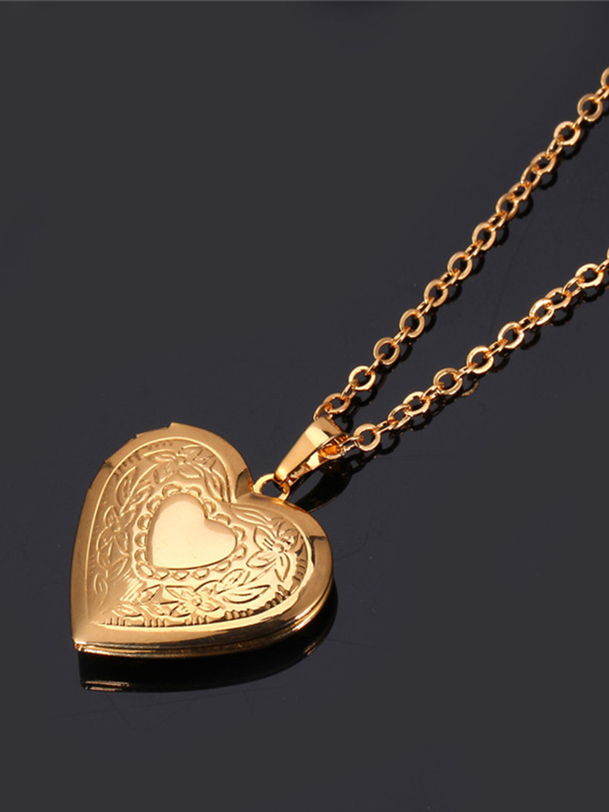Photo Locket Pendant Flower Heart Necklace in 18K Gold