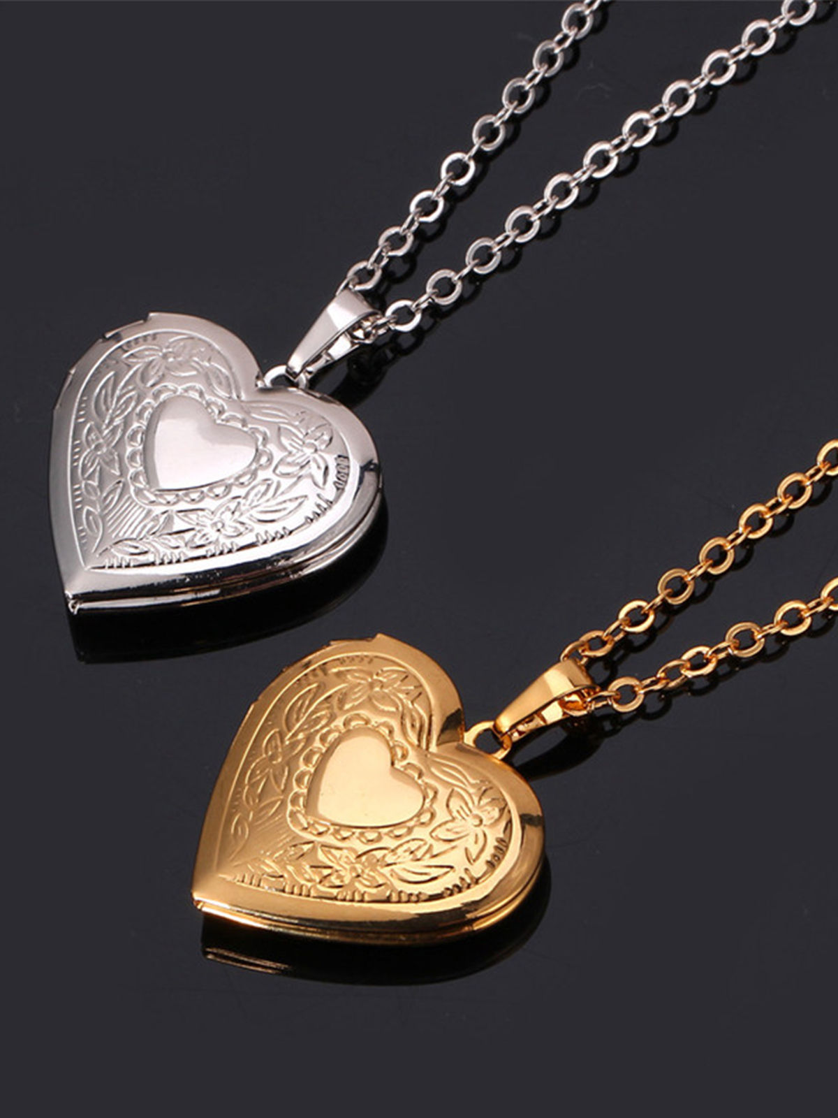 Photo Locket Pendant Flower Heart Necklace in 18K Gold