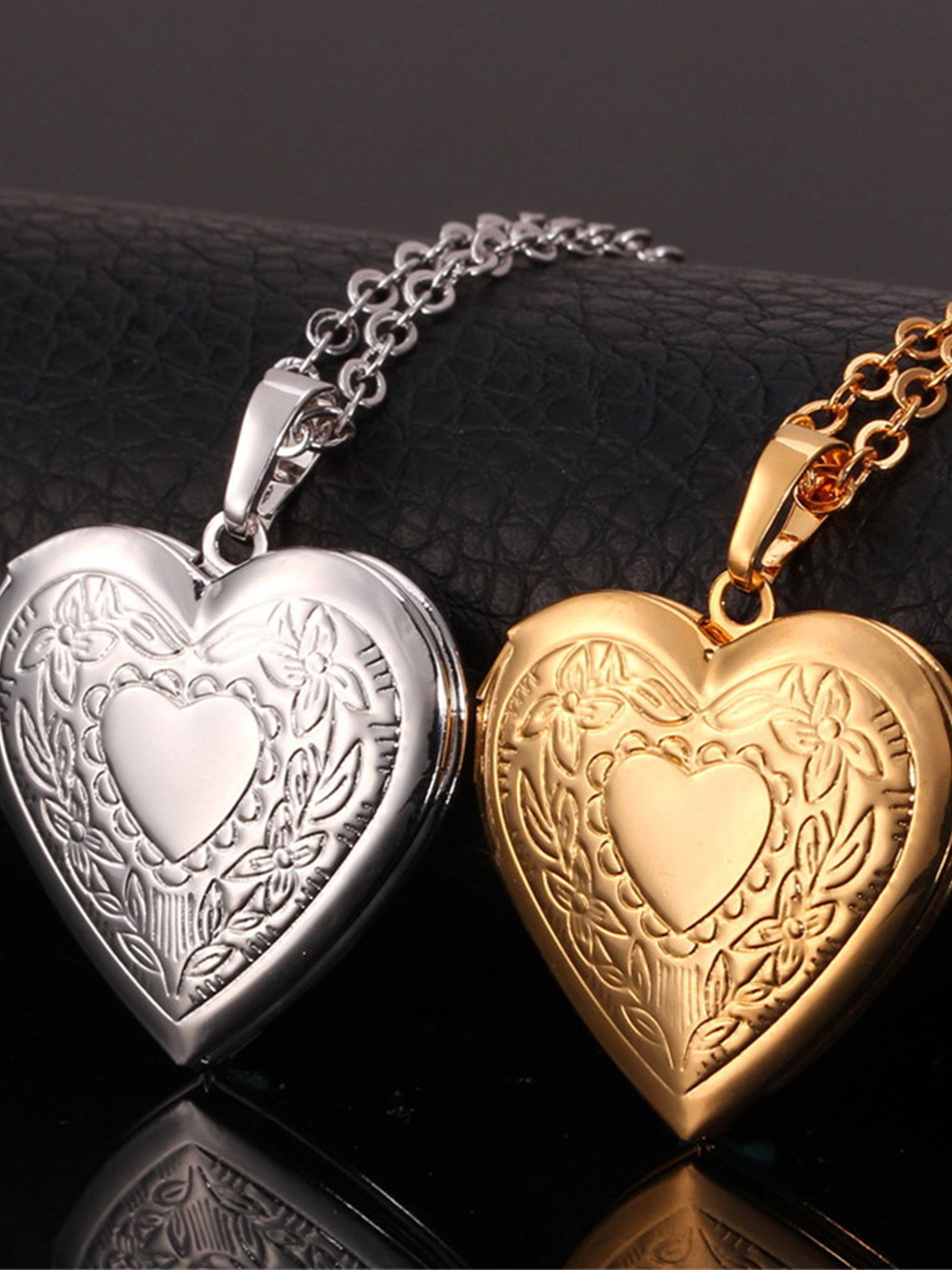 Photo Locket Pendant Flower Heart Necklace in 18K Gold