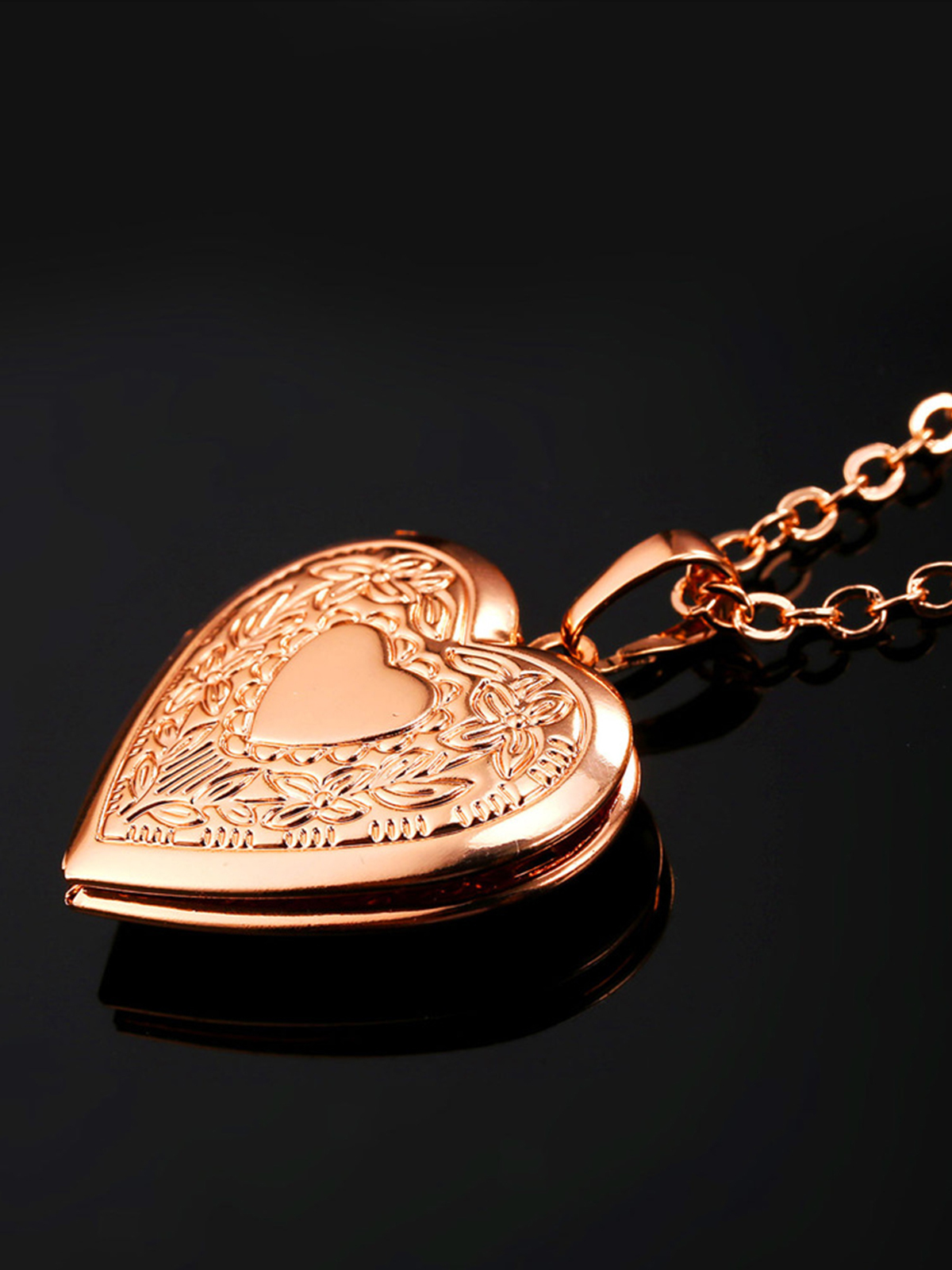 Photo Locket Pendant Flower Heart Necklace in Rose Gold