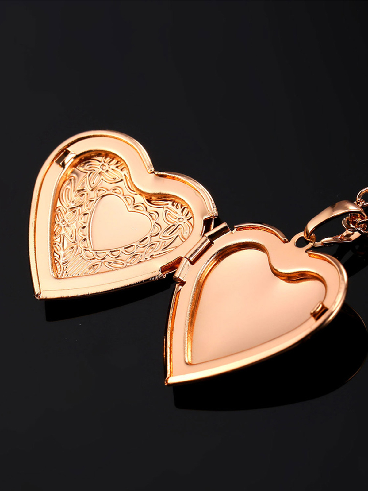 Photo Locket Pendant Flower Heart Necklace in Rose Gold