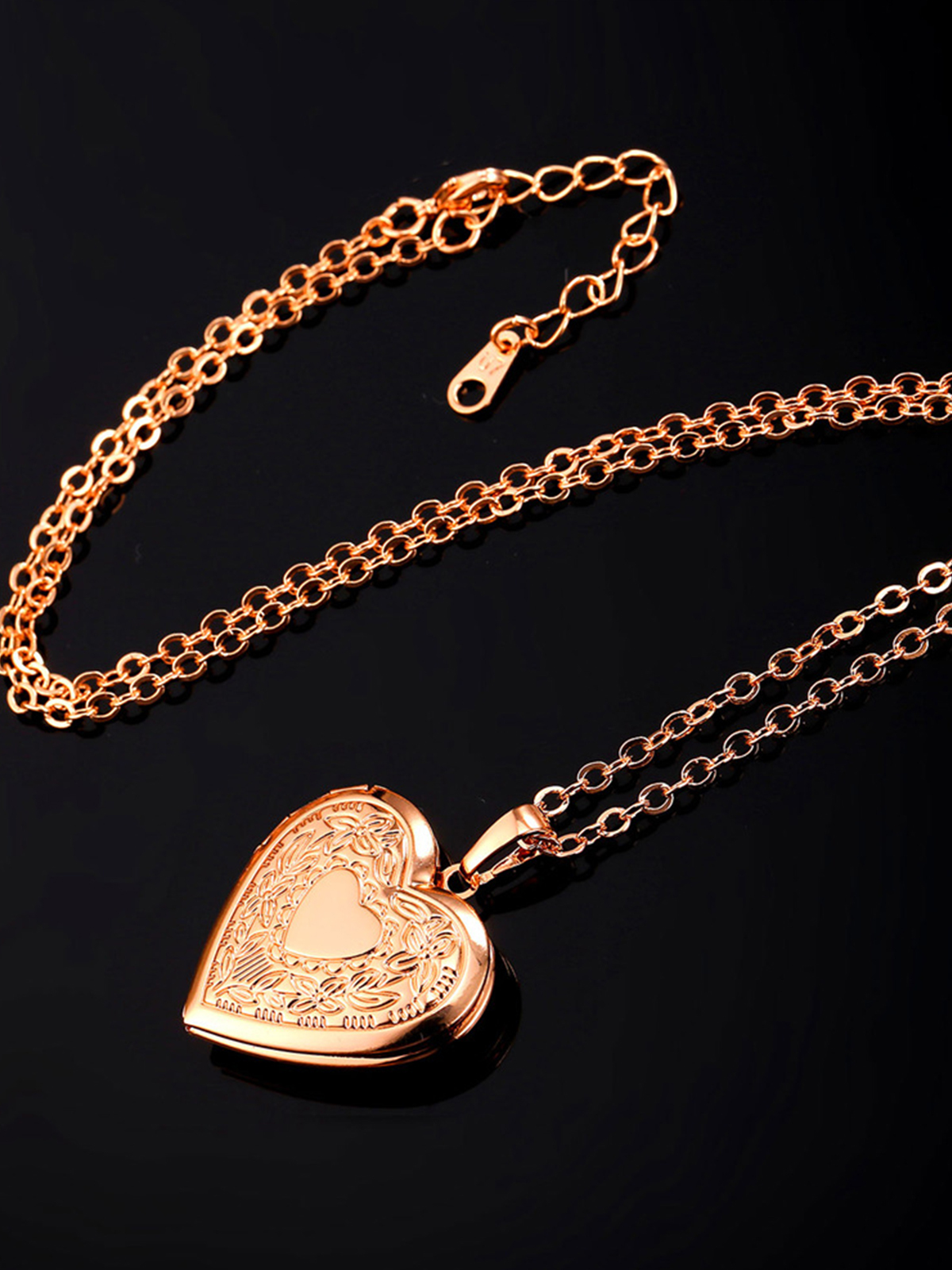 Photo Locket Pendant Flower Heart Necklace in Rose Gold