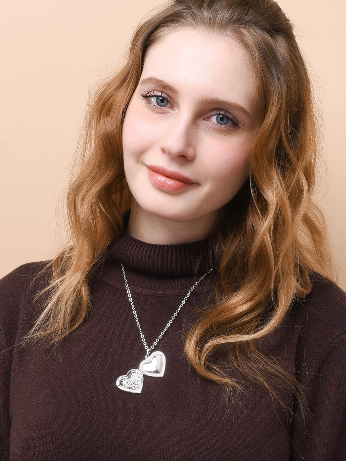 Photo Locket Pendant Rose Heart Necklace in Platinum