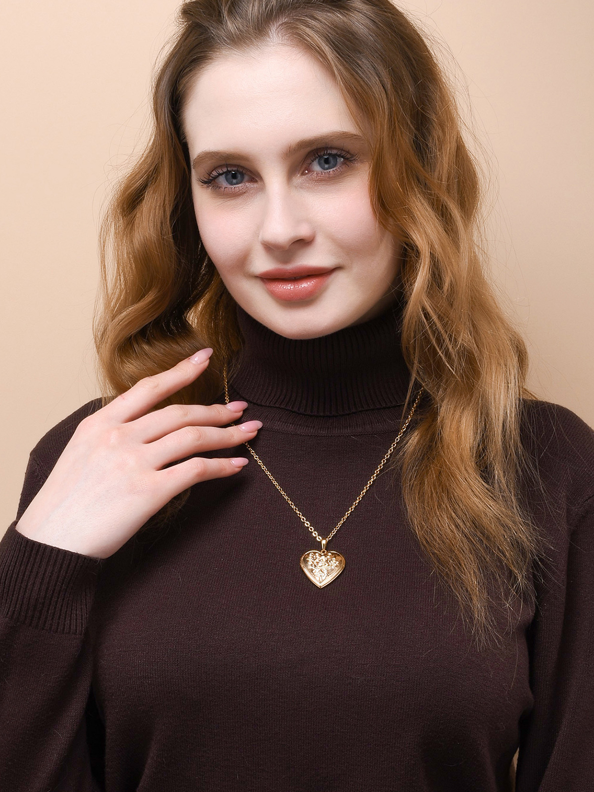 Photo Locket Pendant Rose Heart Necklace in 18K Gold