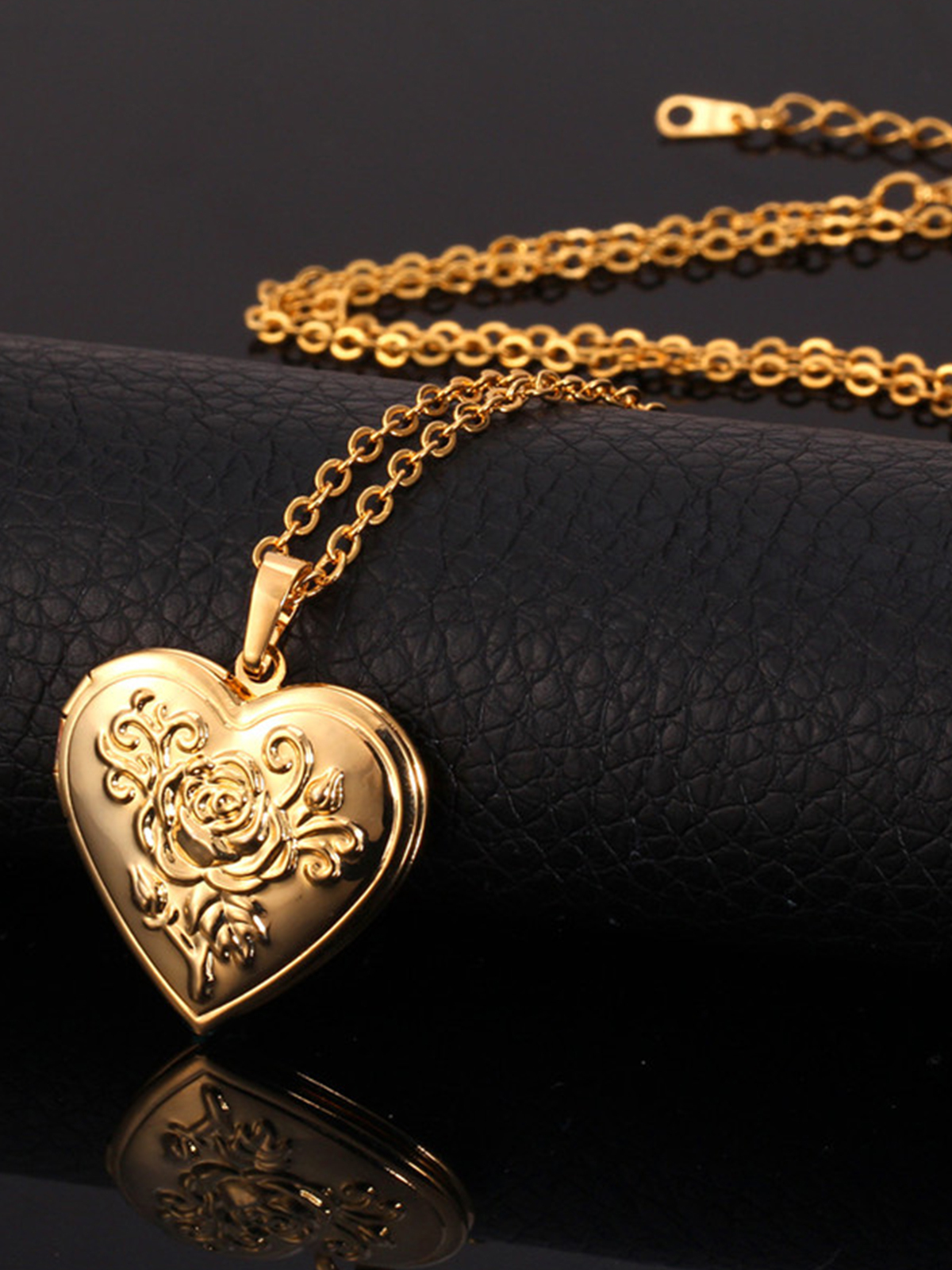 Photo Locket Pendant Rose Heart Necklace in 18K Gold