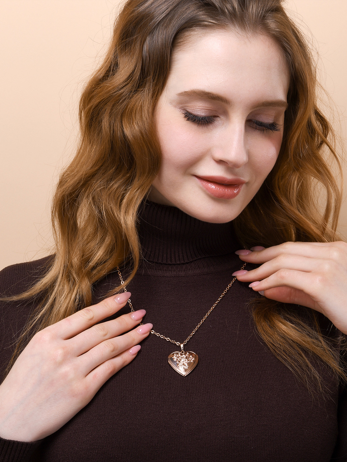 Photo Locket Pendant Rose Heart Necklace in Rose Gold