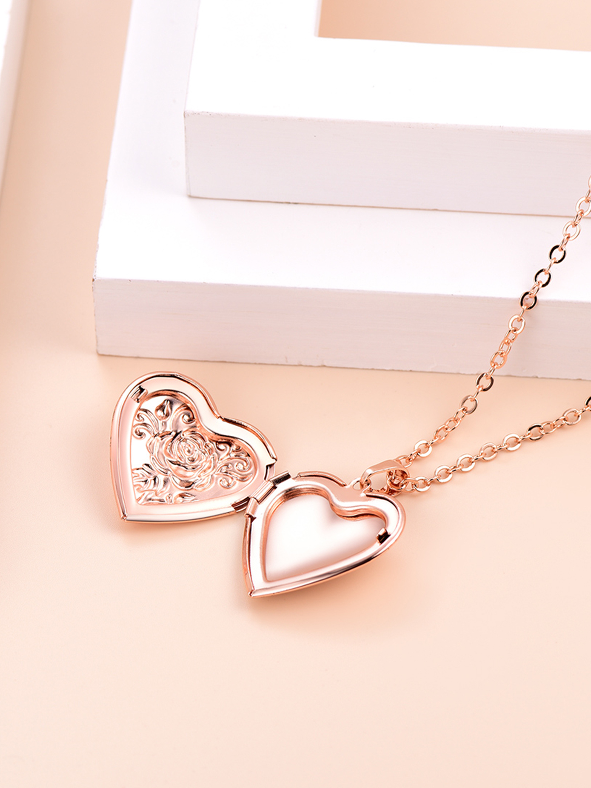 Photo Locket Pendant Rose Heart Necklace in Rose Gold