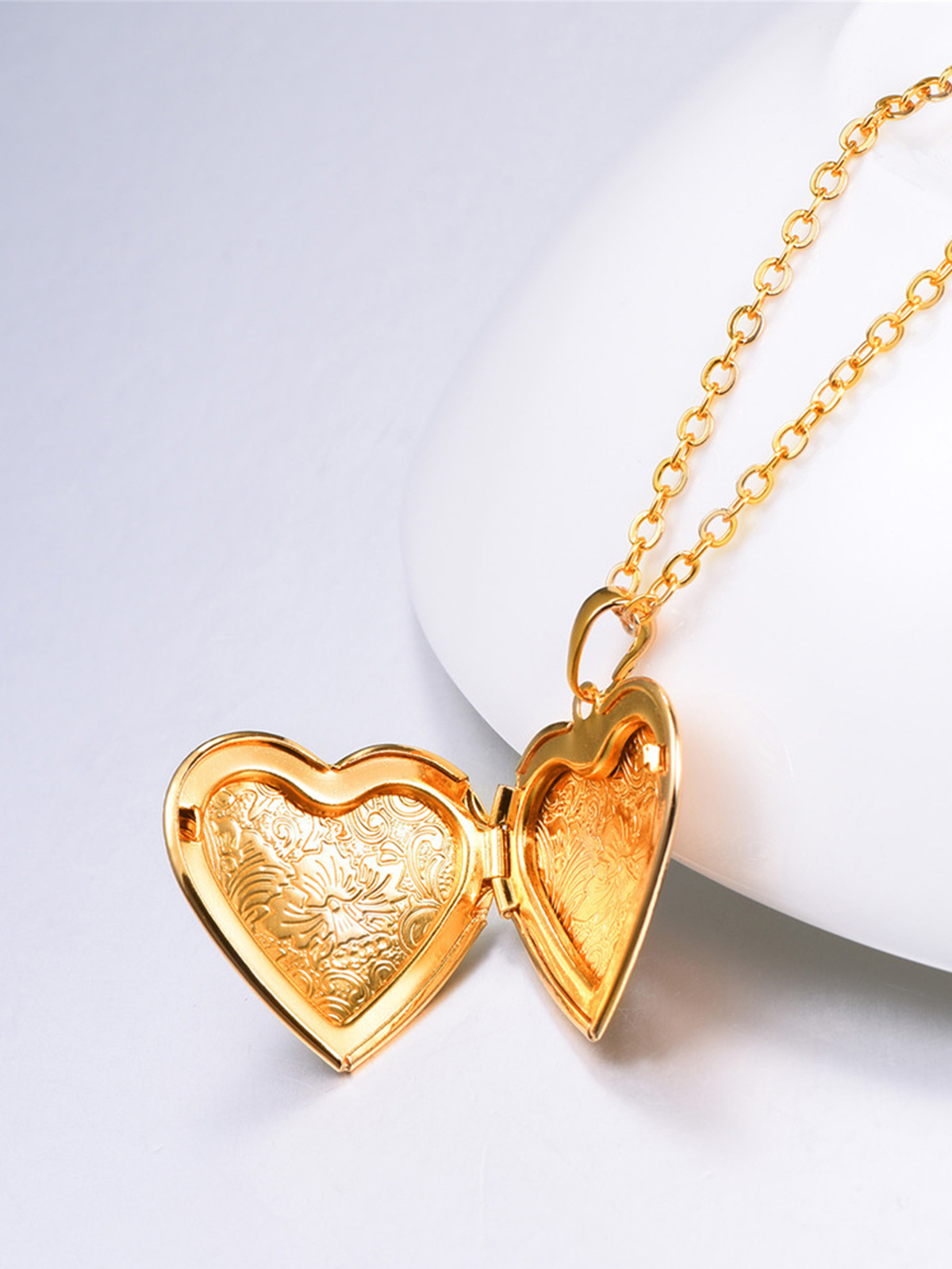 Heart Photo Locket Pendant Flower Engraved Necklace in 18K Gold Plated