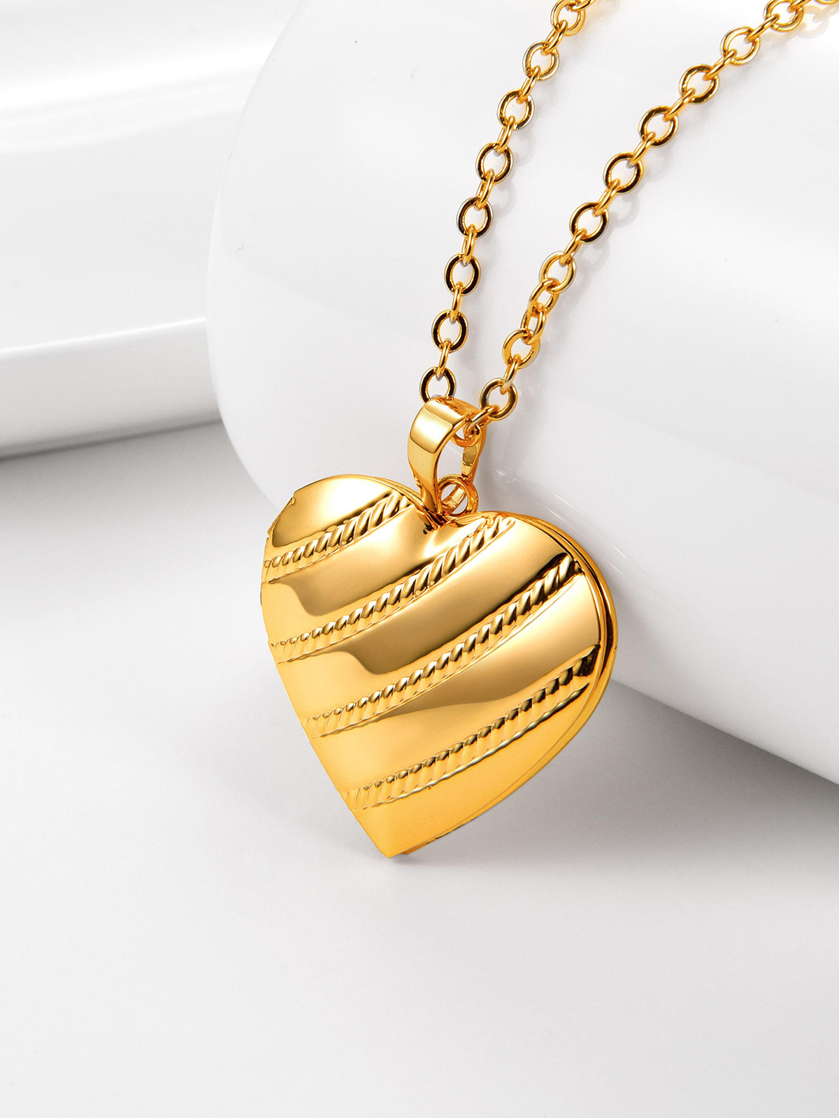 Photo Locket Pendant Heart Stripe Necklace in 14K Gold Plated