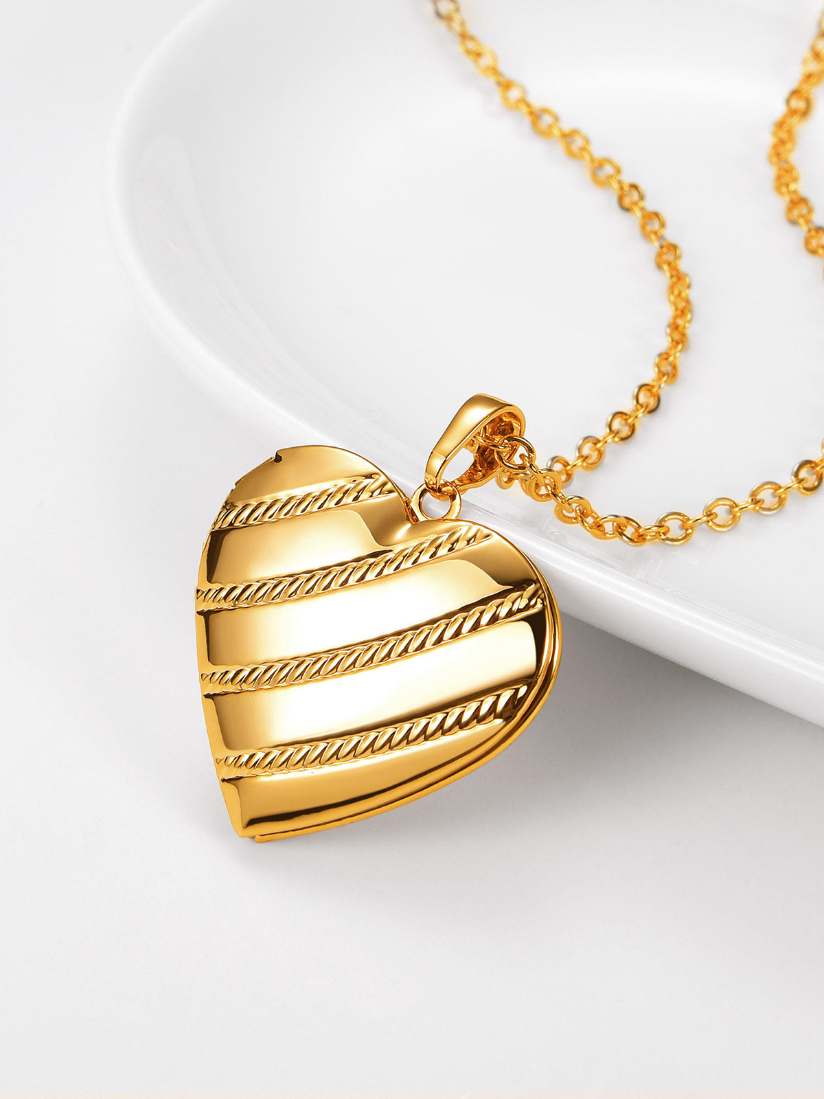 Photo Locket Pendant Heart Stripe Necklace in 14K Gold Plated