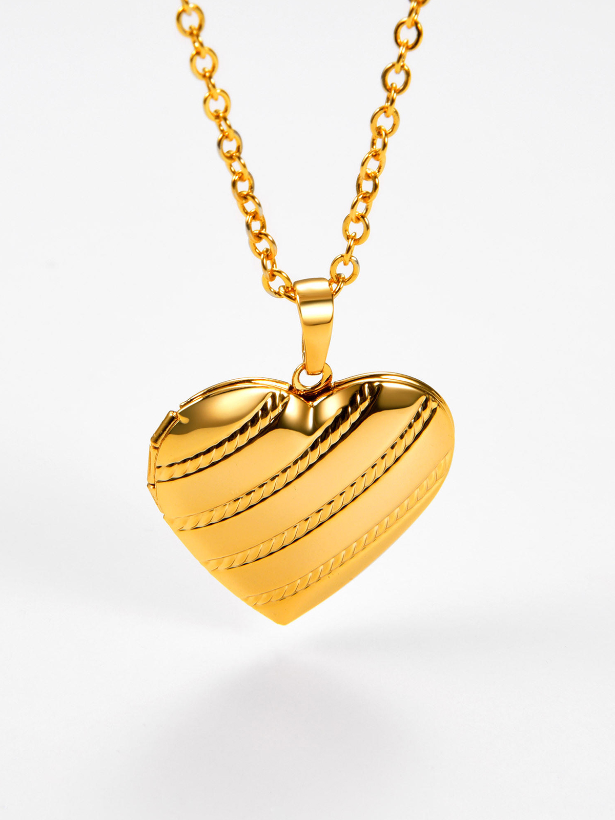 Photo Locket Pendant Heart Stripe Necklace in 14K Gold Plated