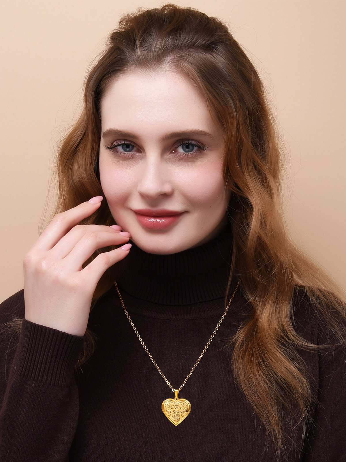 Flower Heart Necklace Photo Locket Pendant in 18K Gold