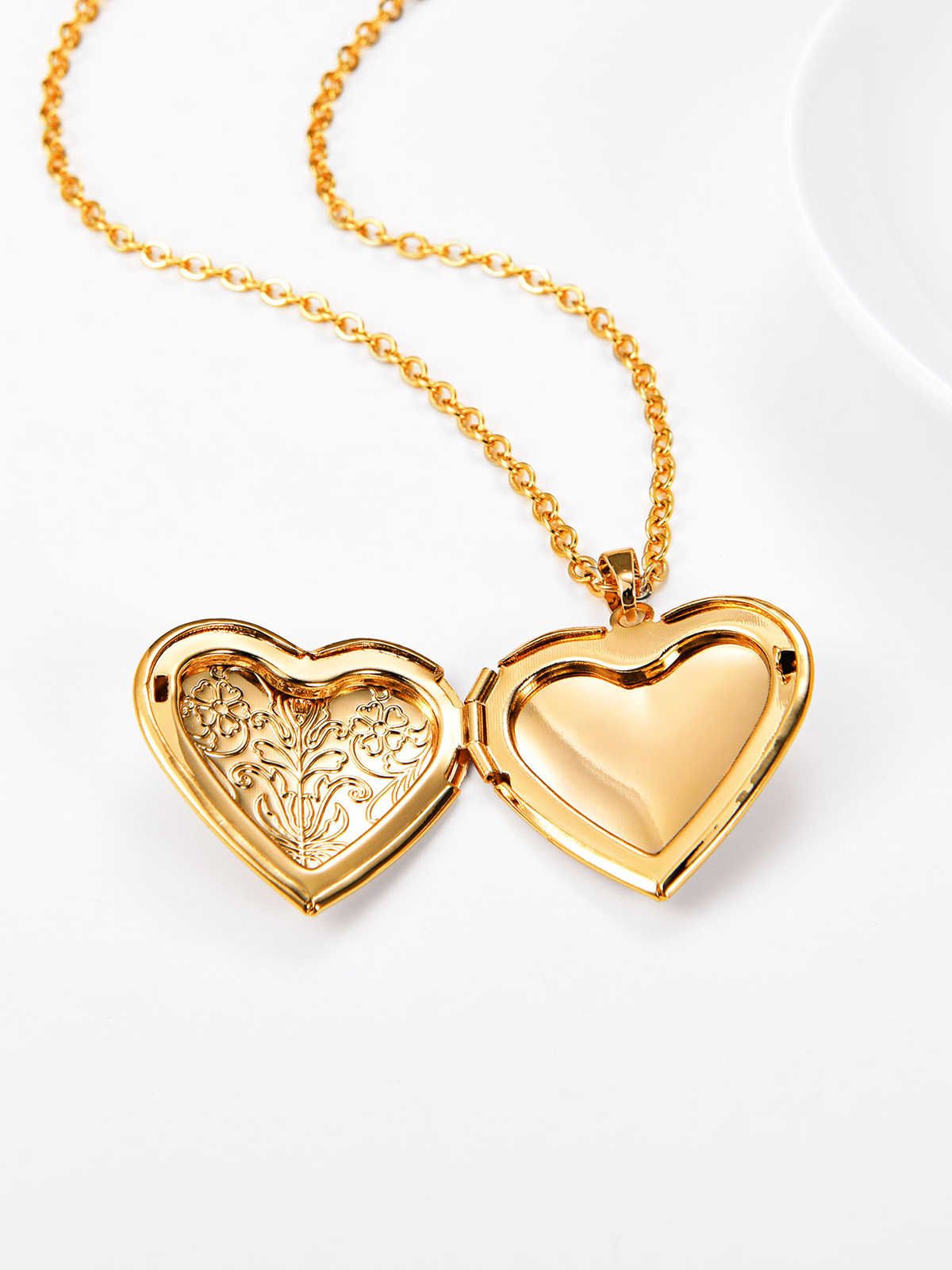 Flower Heart Necklace Photo Locket Pendant in 18K Gold