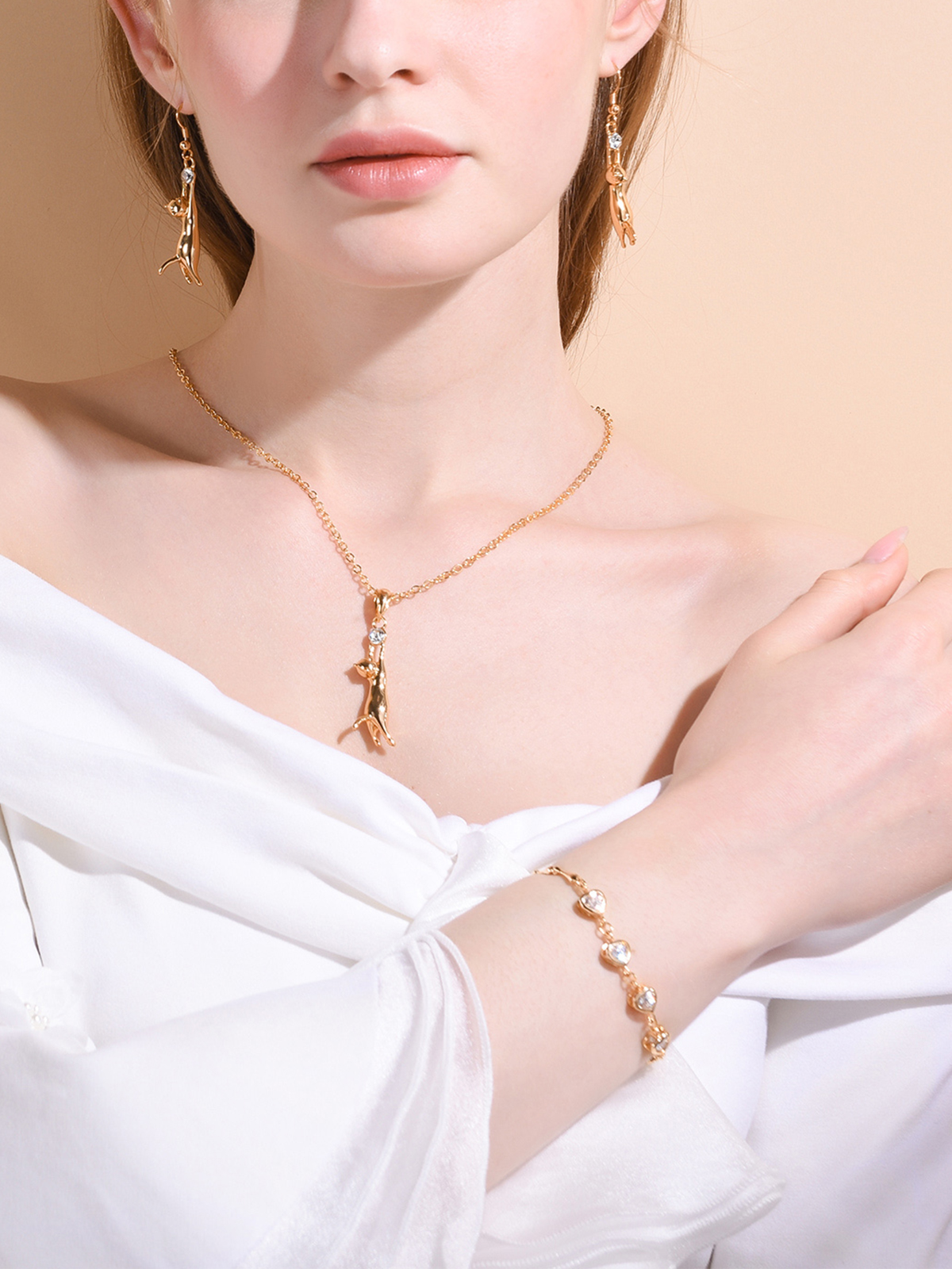 Cute Cat Pendant Animal Necklace with Rhinestone in 18K Gold