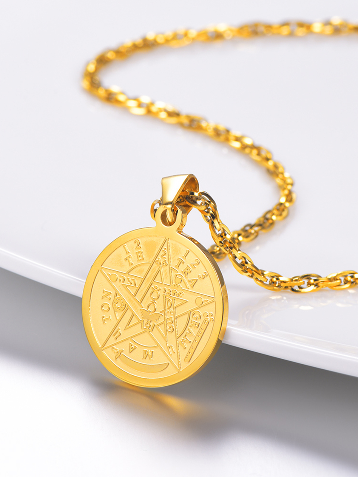 Wicca Pentacle Pendant Pentagram Necklace in 18K Gold Plated