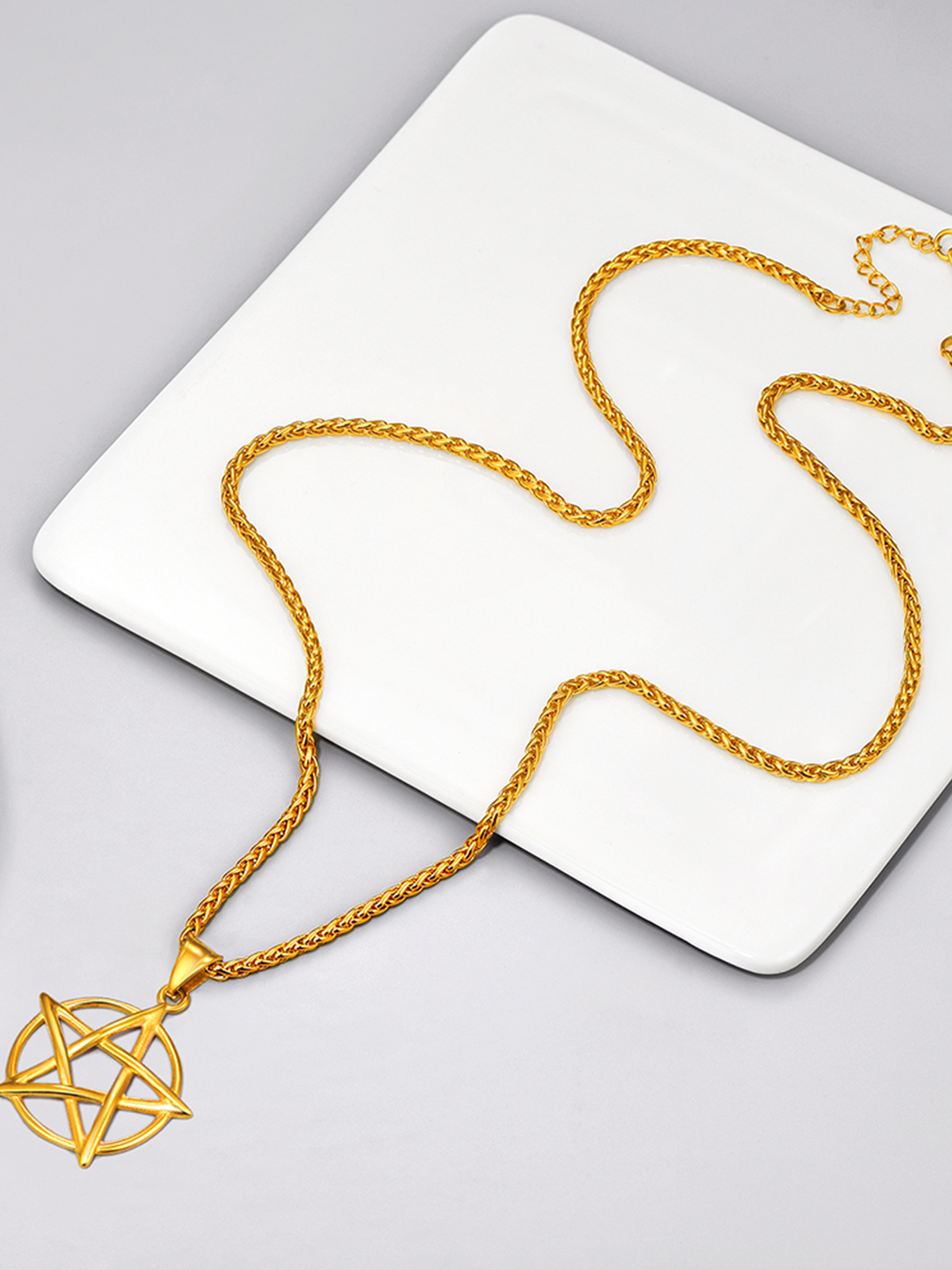 Pentagram Pendant Wicca Necklace in 18K Gold
