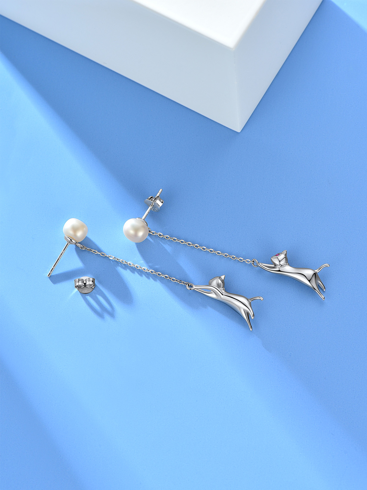 Cute Cat Dangle Drop Earrings with Pearl in Silver