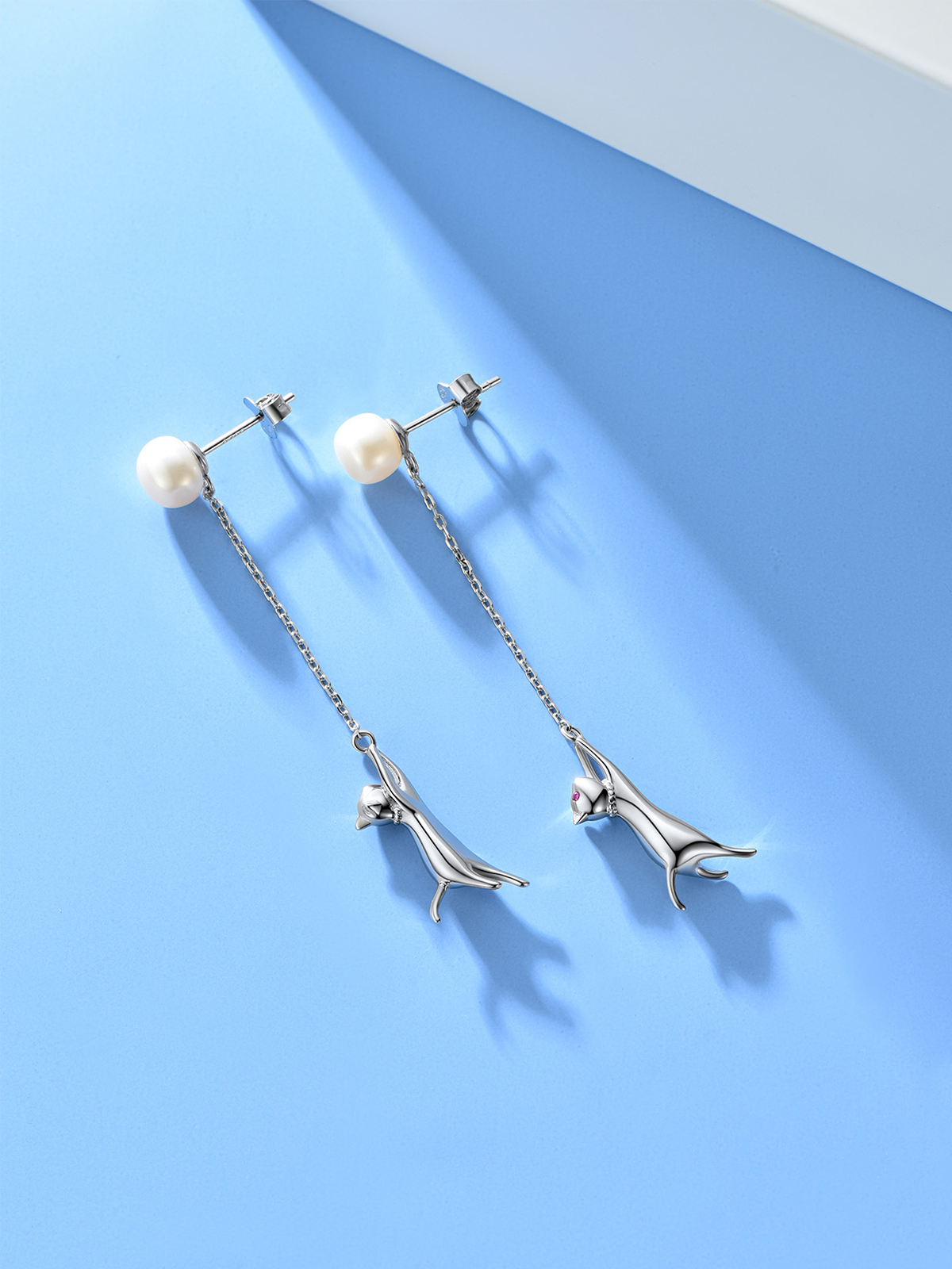 Cute Cat Dangle Drop Earrings with Pearl in Silver