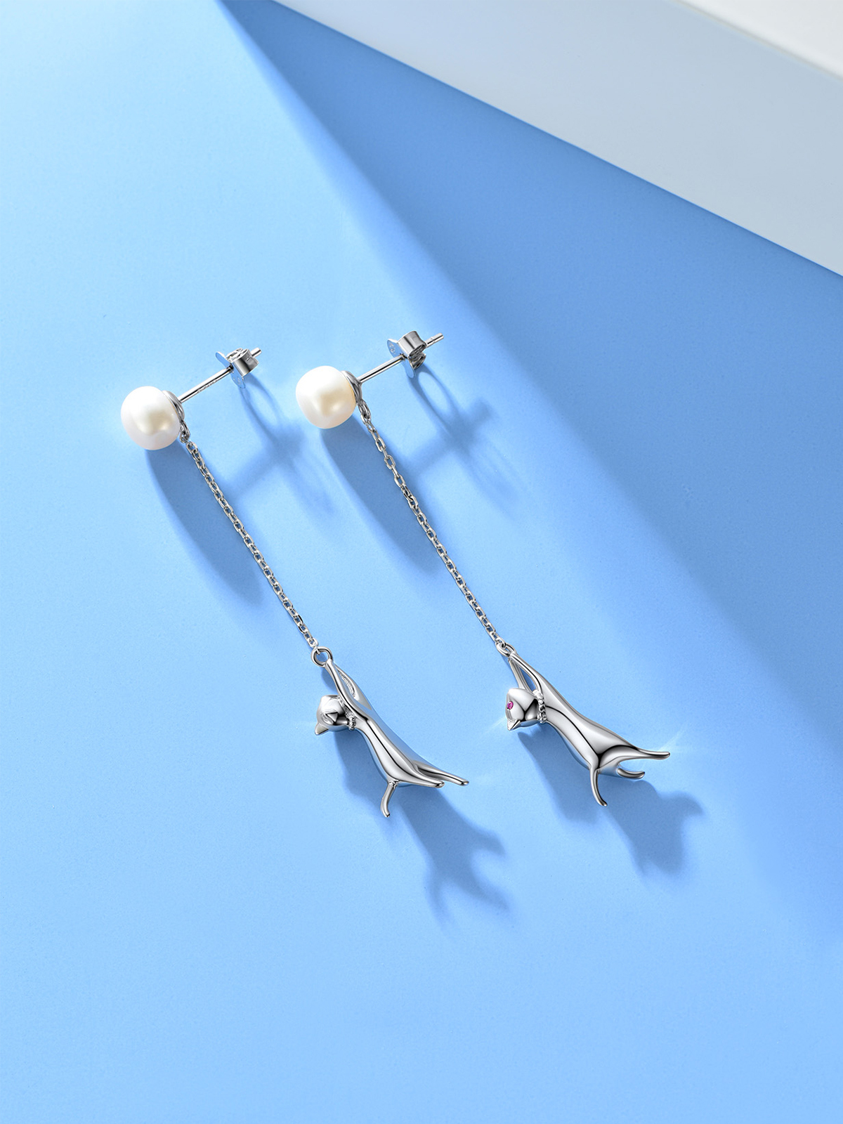 Cute Cat Dangle Drop Earrings with Pearl in Silver