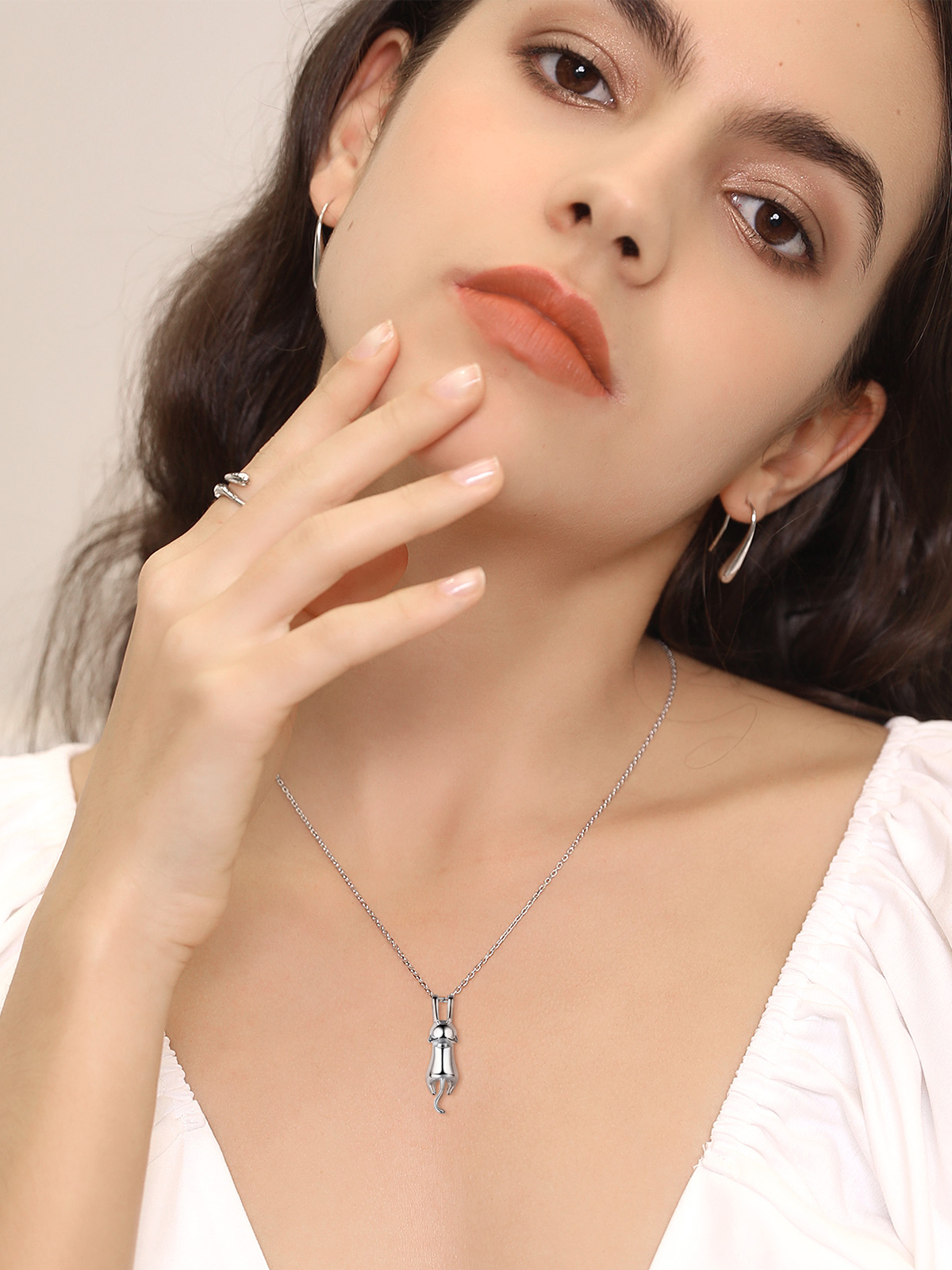 Cute Cat Pendant Necklace in Platinum