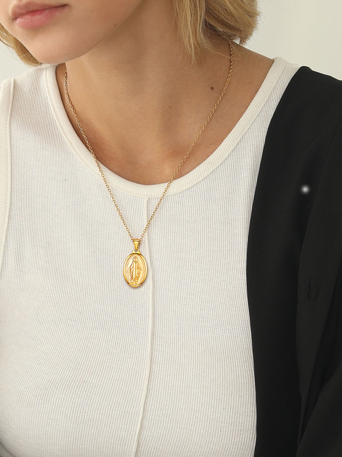Oval Miraculous Medal Necklace Virgin Mary Pendant in 18K Gold
