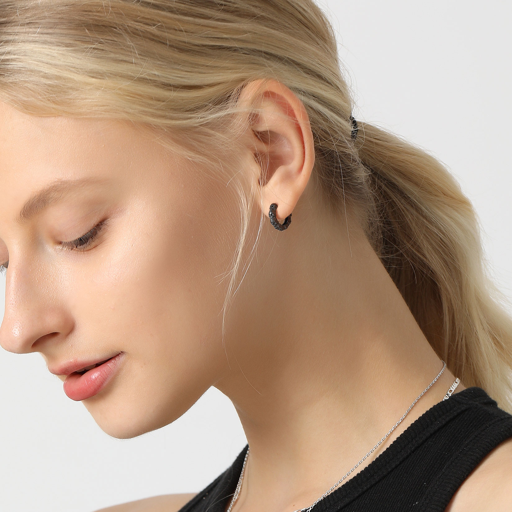 Skull Huggie Hoop Earrings for Women-02