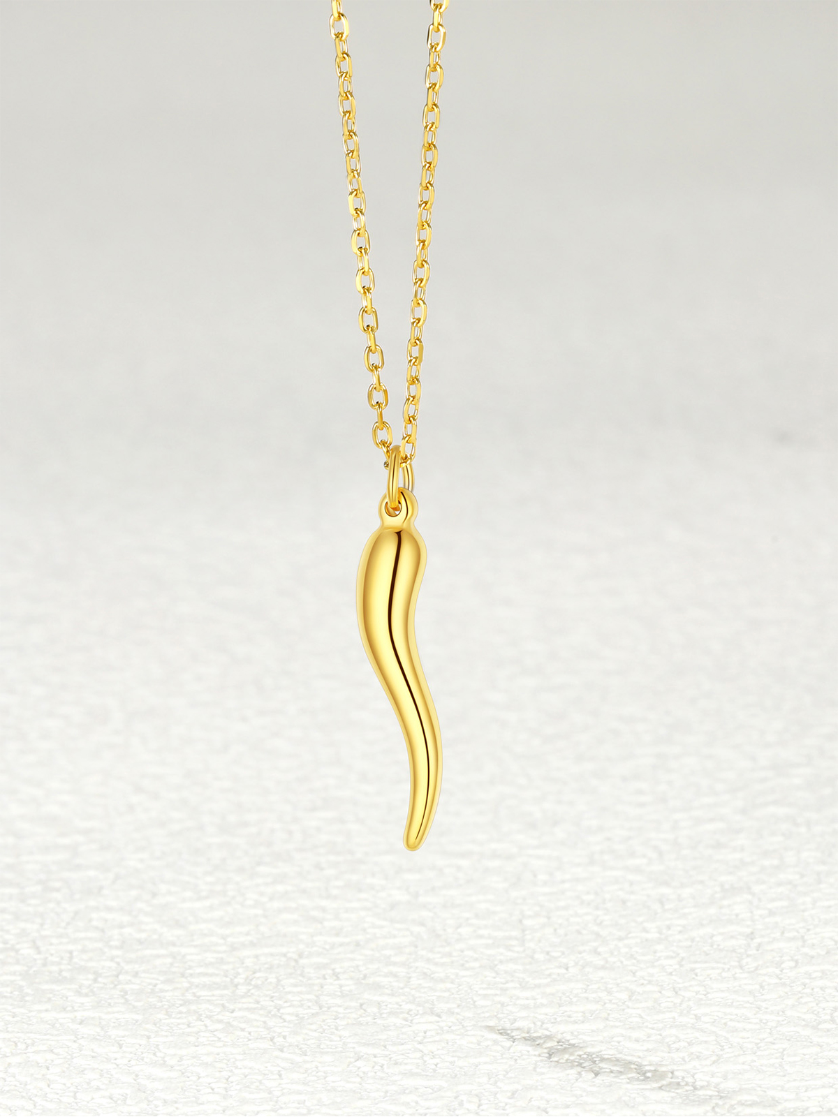 Cornicello Necklace Italian Horn Pendant in 18K Gold