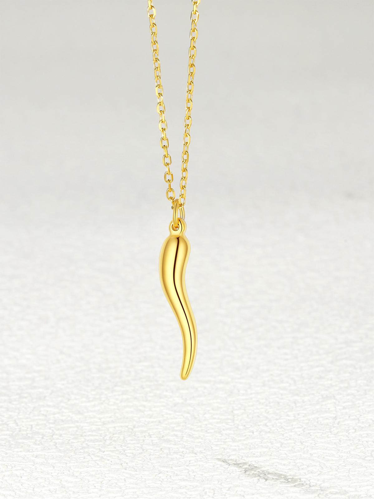 Cornicello Necklace Italian Horn Pendant in 18K Gold