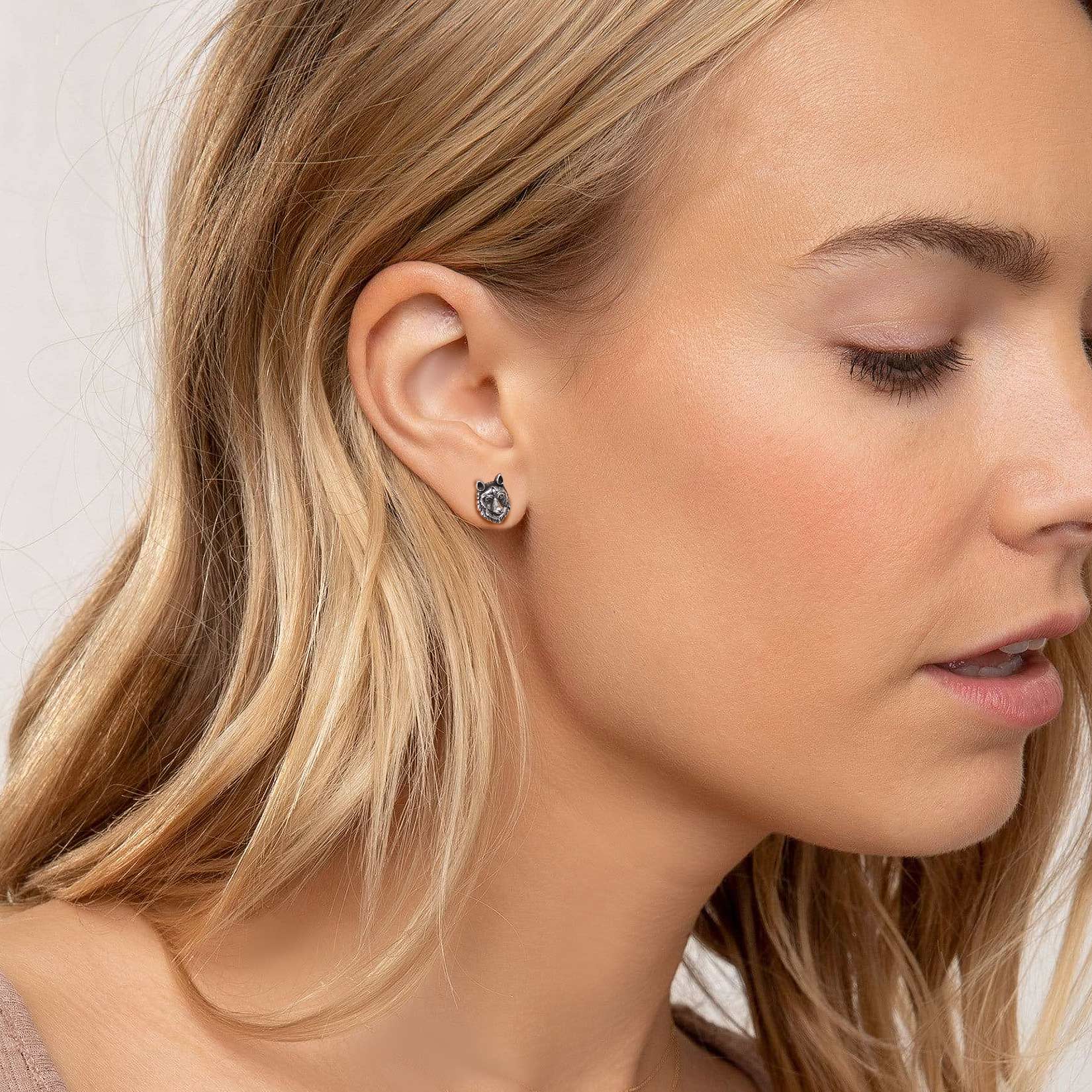 Wolf Head Stud Earrings for Women-01