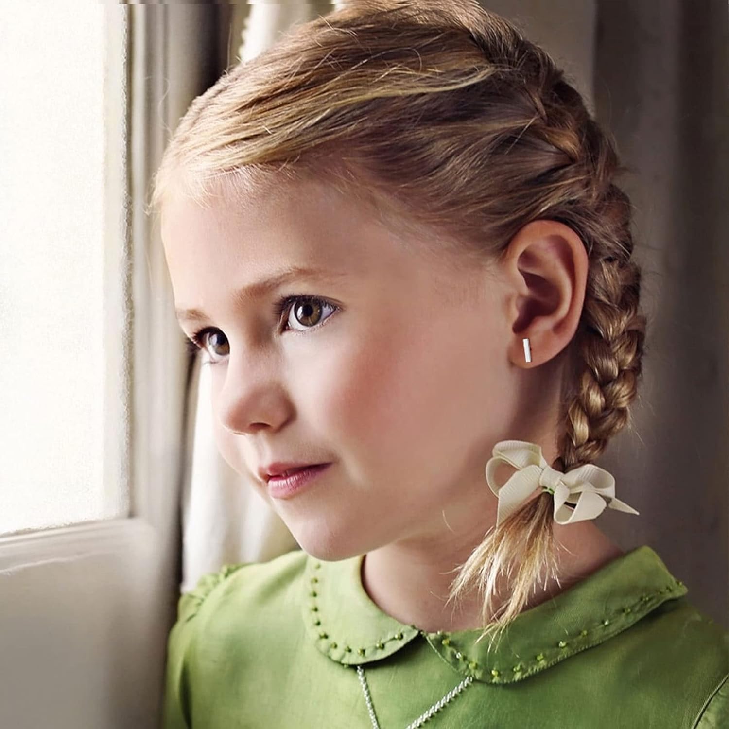 Small Stic Bar Stud Earrings