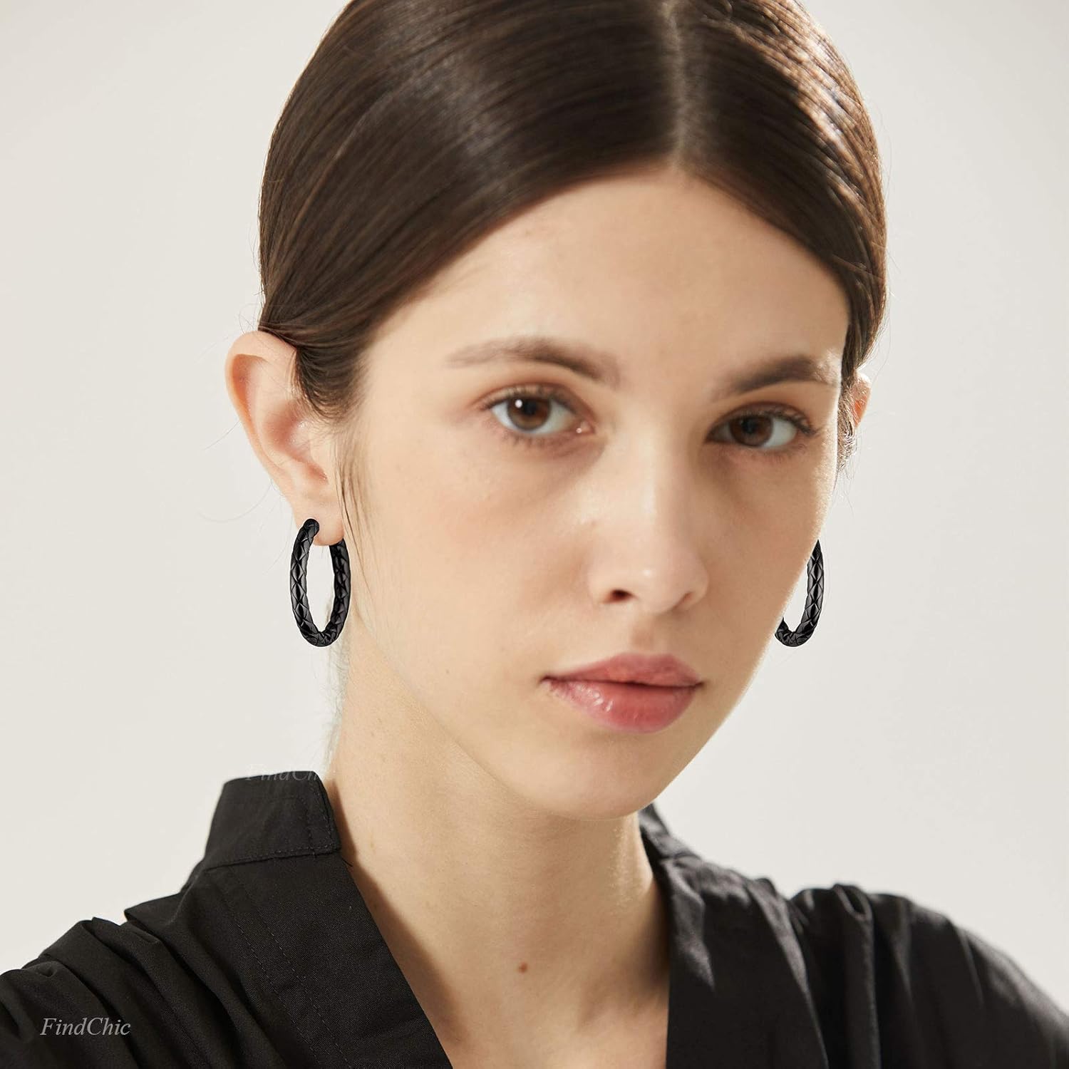 Rhombic Pattern Crossover Patterned Chunky Hoop Earrings