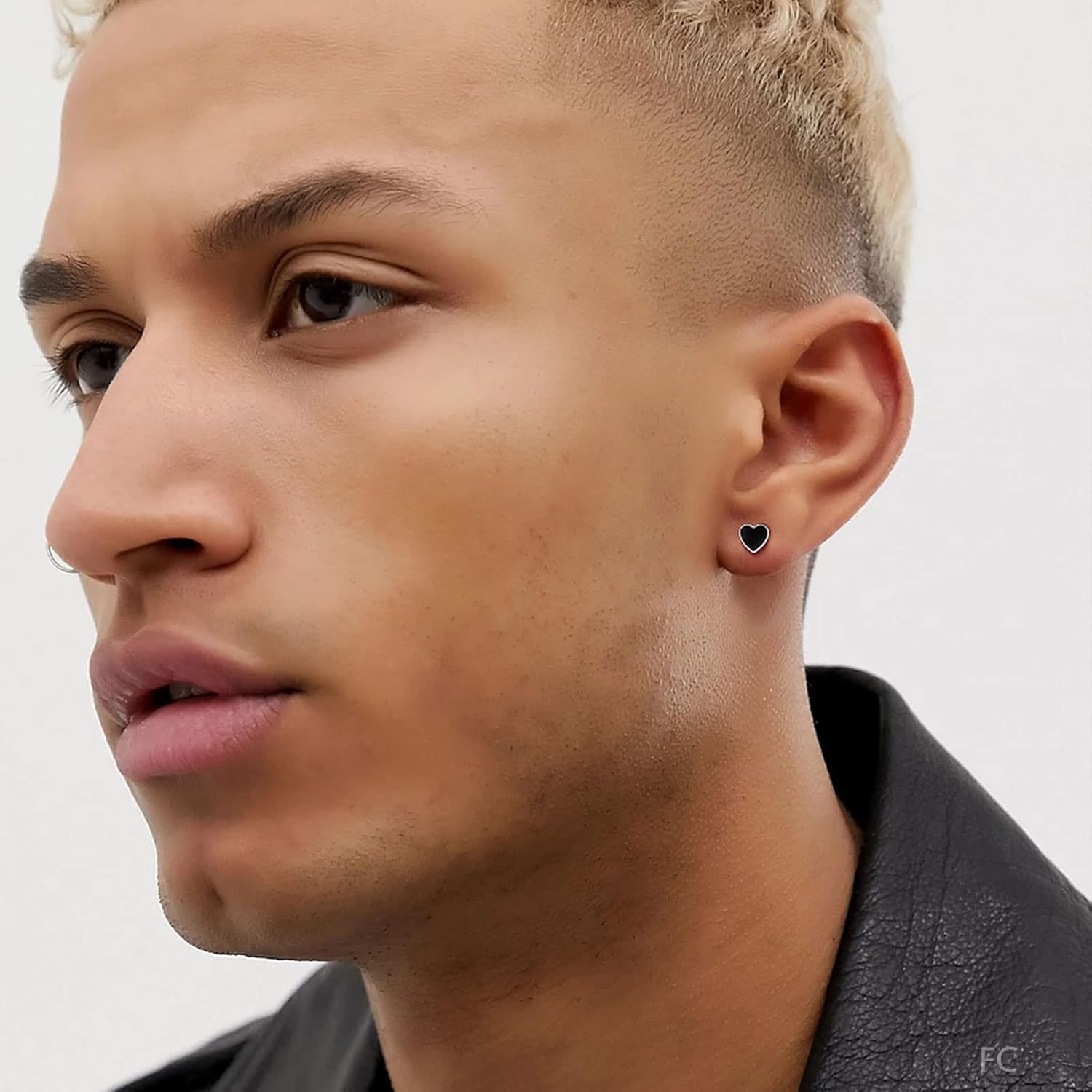 Cute Black Heart Tiny Studs Earrings