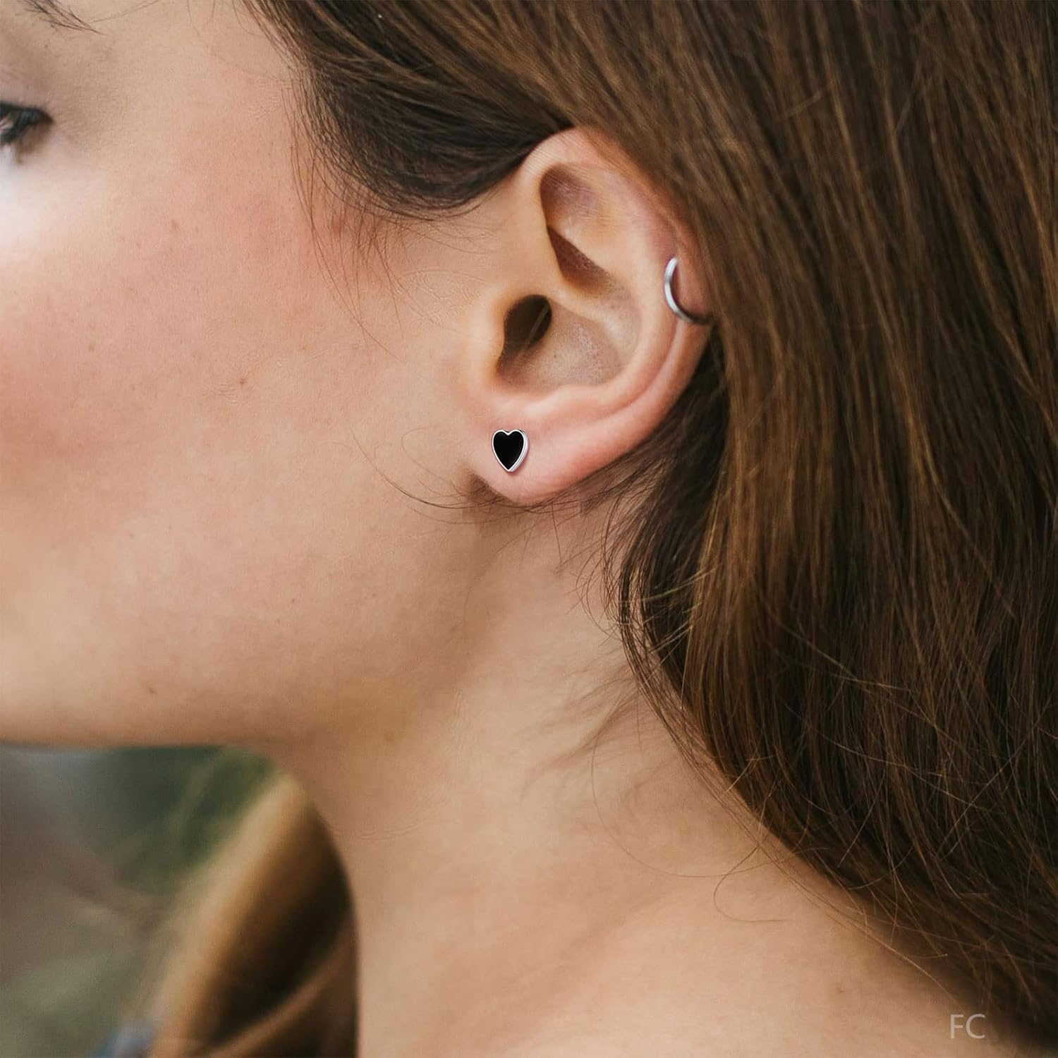 Cute Black Heart Tiny Studs Earrings