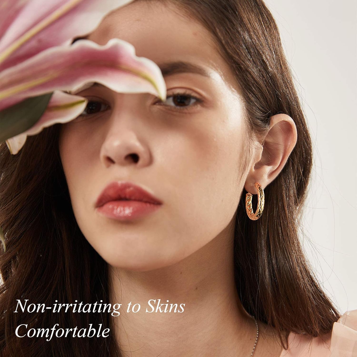 Rhombic Pattern Crossover Patterned Chunky Hoop Earrings