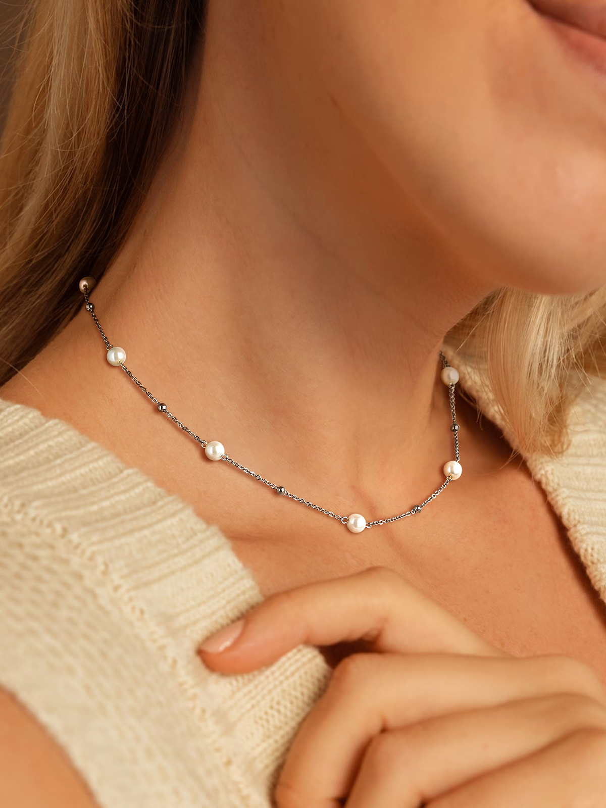 White Beaded Pearl Stacking Choker Necklaces 