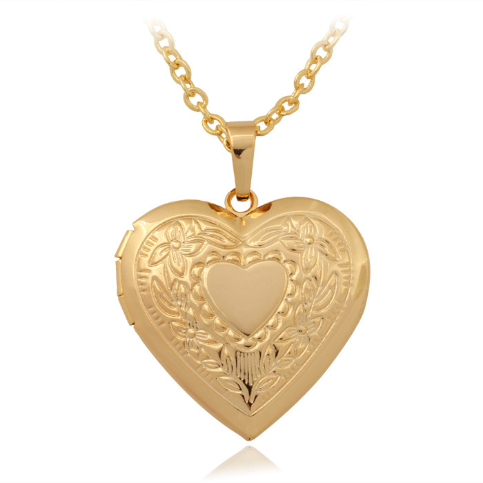 18K Gold Plated Heart Photo Locket Necklace