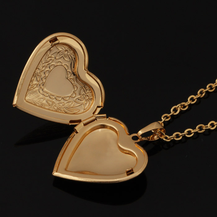 18K Gold Plated Heart Photo Locket Necklace