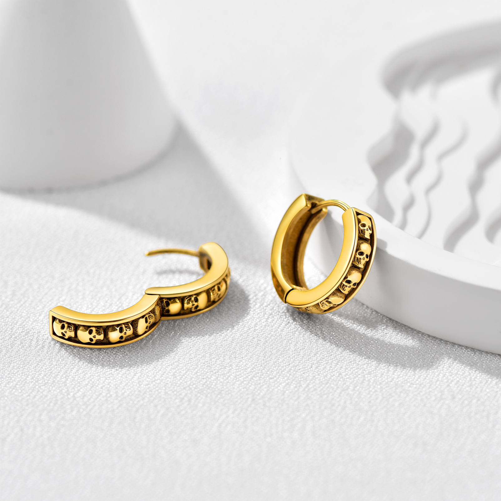  Gothic Skull Hoop Earrings