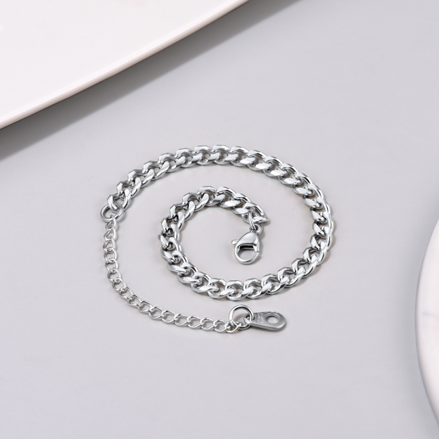 Polished cuban chain bracelet product photo